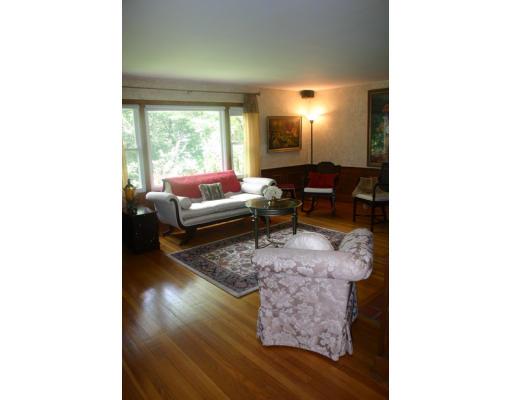 24 Robin Hill Road Chelmsford, MA 01824 - Photo 12 of 14 Gallery Image 12