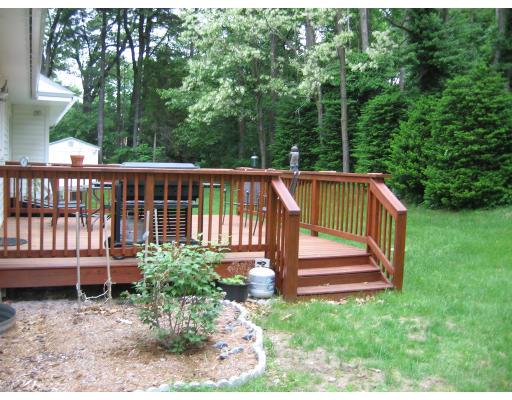 24 Robin Hill Road Chelmsford, MA 01824 - Photo 8 of 14 Gallery Image 8