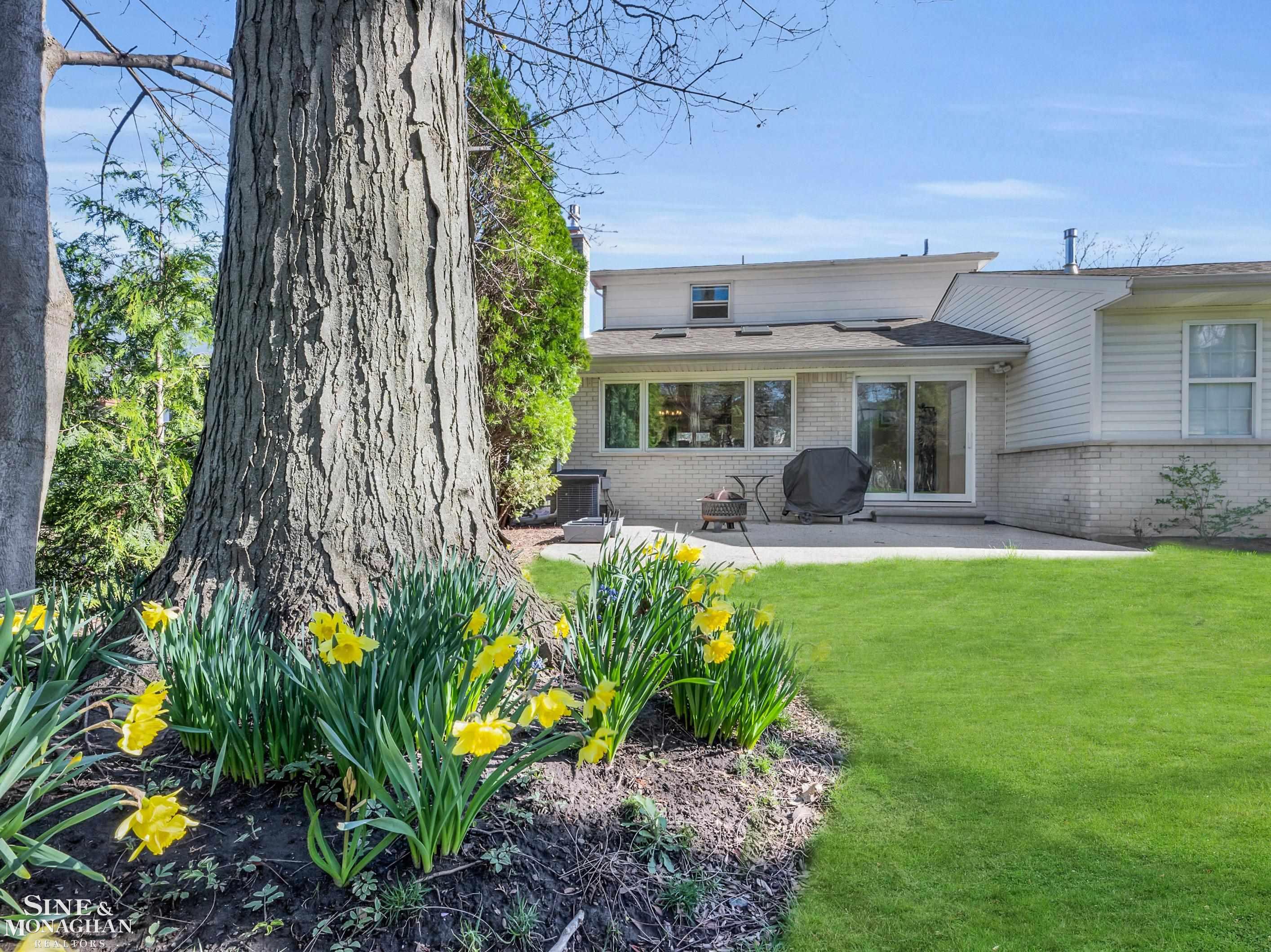 347 Ridgemont Road Grosse Pointe Farms, MI 48236 - Photo 37 of 77