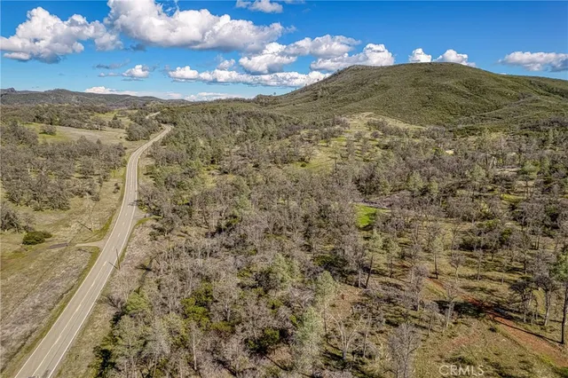 a view of a sky from a yard