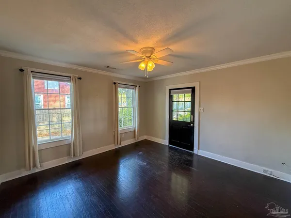 $1,695 | 1970 West Romana Street, Pensacola, FL 32502