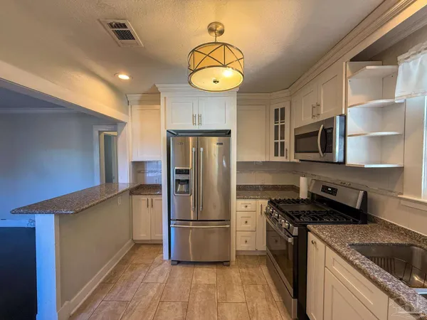 $1,695 | 1970 West Romana Street, Pensacola, FL 32502