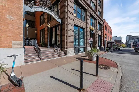 $159,000 | 308 West 8th Street, Unit 304, Kansas City, MO 64105