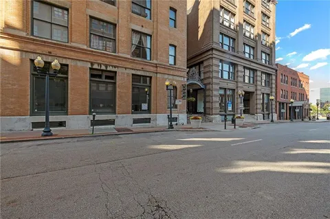 $159,000 | 308 West 8th Street, Unit 304, Kansas City, MO 64105