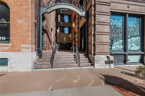 $159,000 | 308 West 8th Street, Unit 304, Kansas City, MO 64105