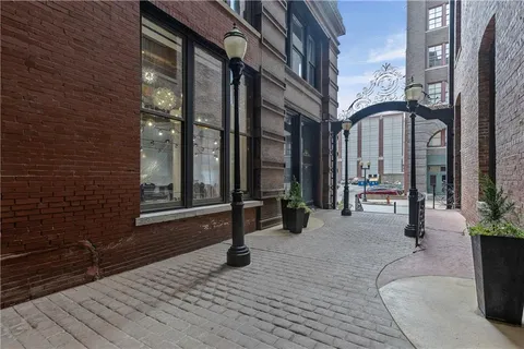 $159,000 | 308 West 8th Street, Unit 304, Kansas City, MO 64105