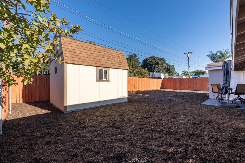 4065 Madrona Road Riverside, CA 92504 - Photo 27 of 35 a view of backyard and entertaining space