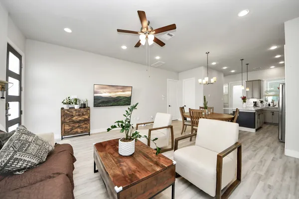 $2,300 | 9017 Lonestar Creekbend Lane, Houston, TX 77080