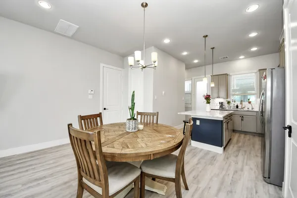 $2,300 | 9017 Lonestar Creekbend Lane, Houston, TX 77080