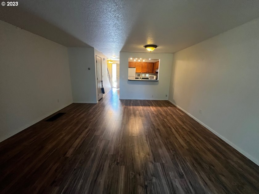 4880 Southwest Scholls Ferry Road, Unit 2 Portland, OR 97225 - Photo 11 of 26 Gallery Image 11