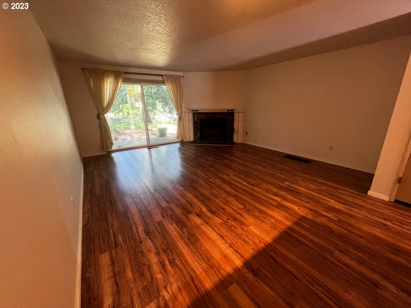 4880 Southwest Scholls Ferry Road, Unit 2 Portland, OR 97225 - Photo 13 of 26 Gallery Image 13