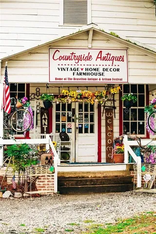 $524,086 | 754 Winding Rose Drive, Hoschton, GA 30548