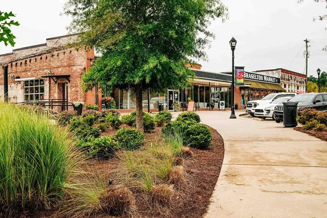 $524,086 | 754 Winding Rose Drive, Hoschton, GA 30548