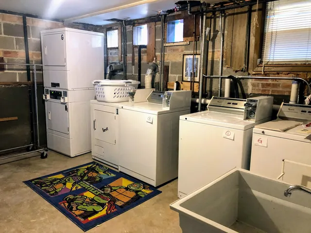 $2,195 | 5736 West Gunnison Street, Unit 2, Chicago, IL 60630