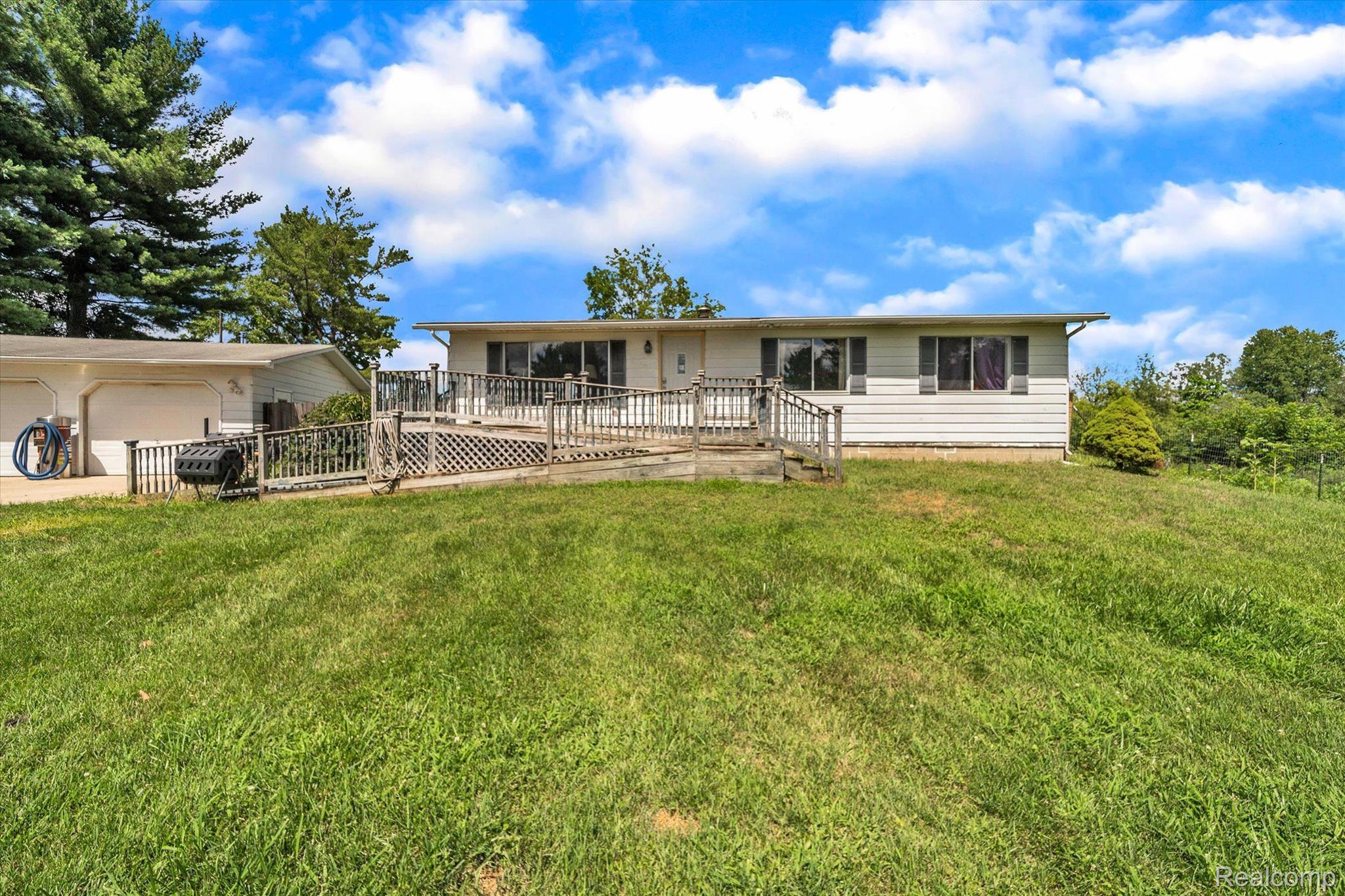 5130 Vines Road Howell, MI 48843 - Photo 4 of 46 Front View
