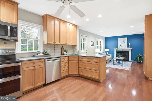 $789,888 | 6106 Windward Drive, Burke, VA 22015