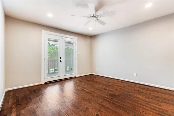 $2,495 | 2638 Burlington Boulevard, Dallas, TX 75211