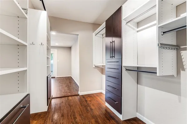 $2,495 | 2638 Burlington Boulevard, Dallas, TX 75211