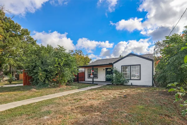 a view of house with outdoor space