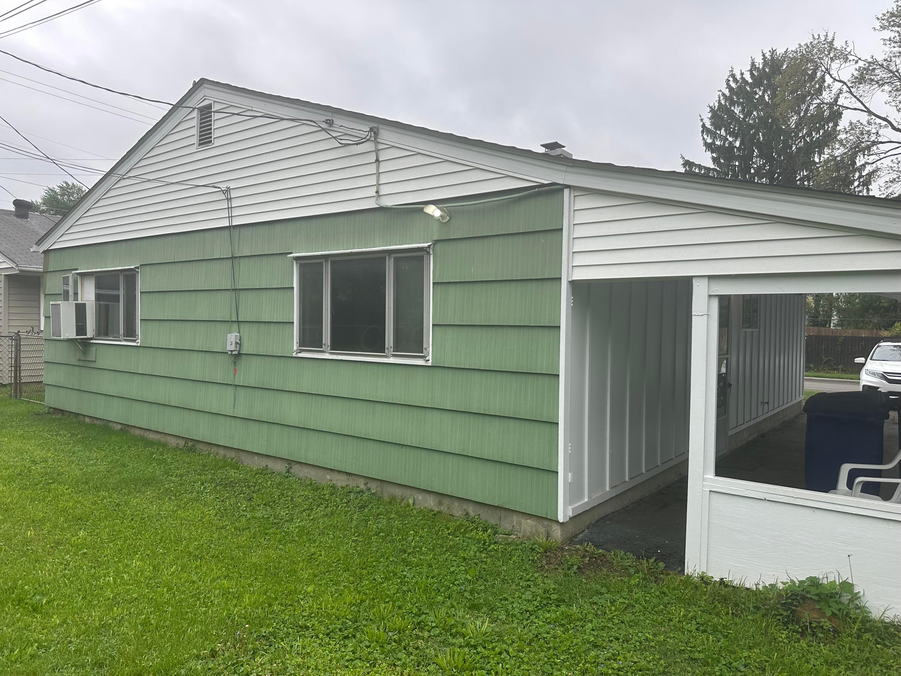 998 Northridge Road Columbus, OH 43224 - Photo 2 of 16 Rear View