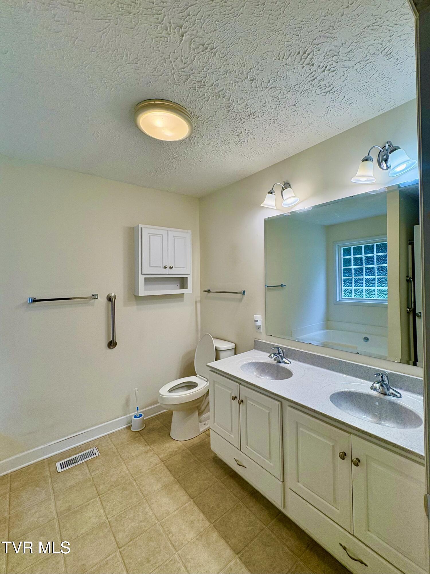 2251 Mountain Laurel Road Northeast Norton, VA 24273 - Photo 66 of 97 IMG_0654