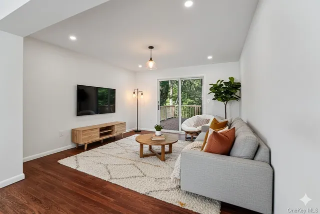 $799,000 | 3465 Curry Street, Yorktown Heights, NY 10598