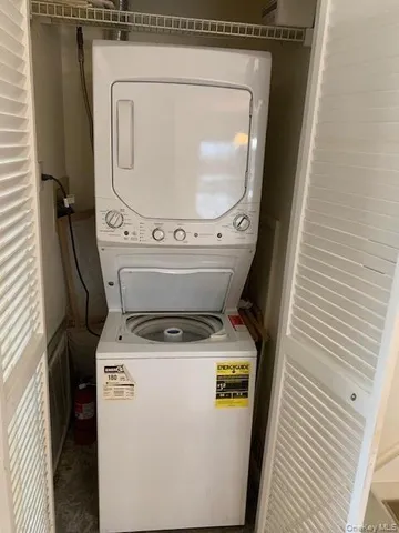 a close up view of a washer and dryer