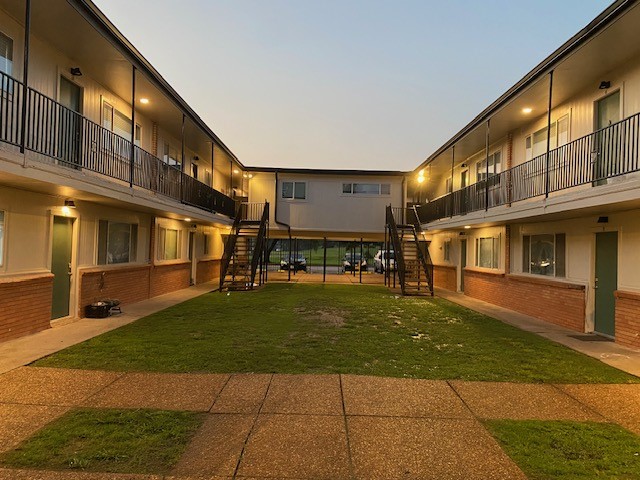 4045 West Bellfort Avenue, Unit 1 Houston, TX 77025 - Photo 2 of 9