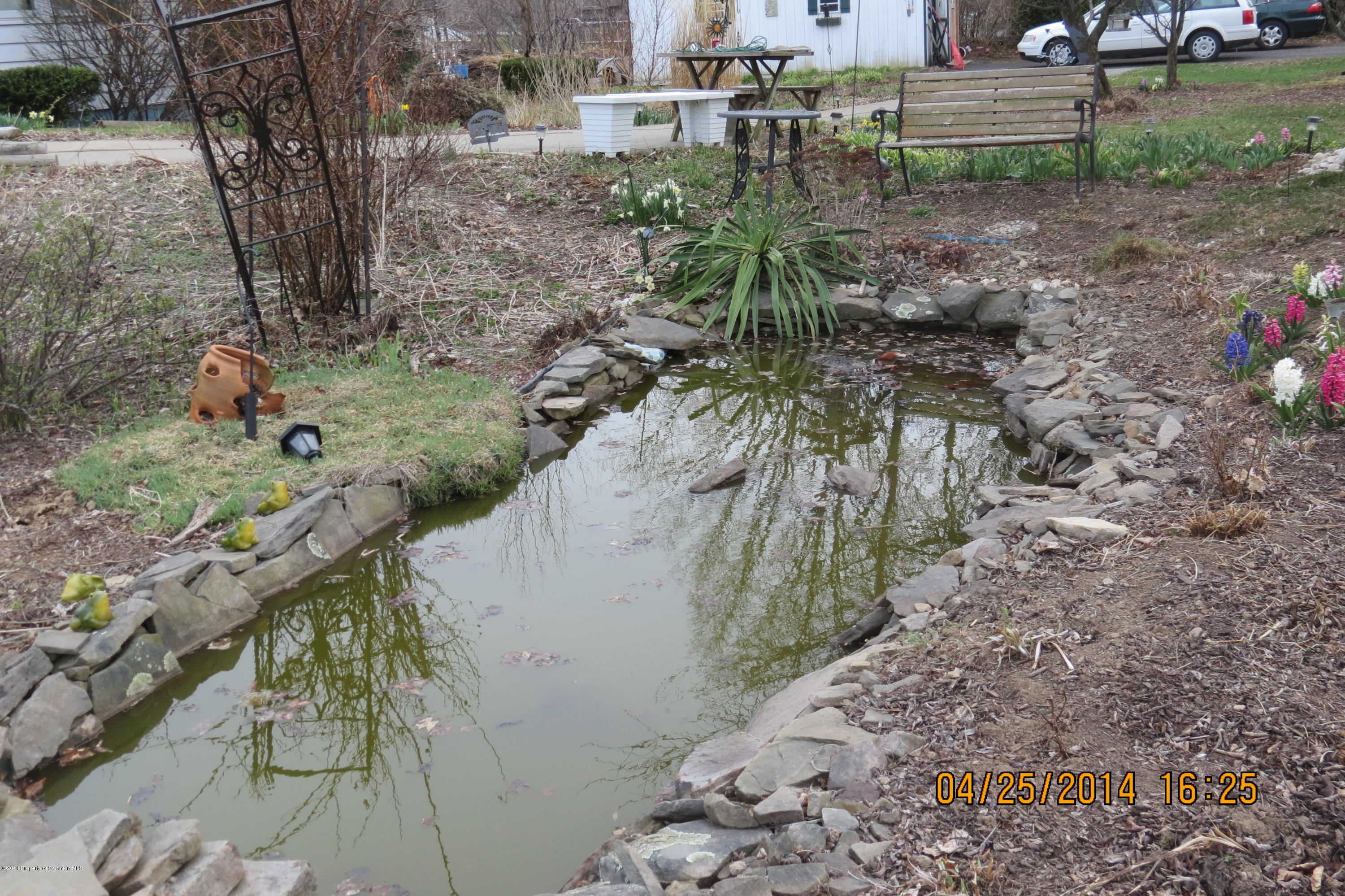 5300 Jubilee Road Moscow, PA 18444 - Photo 2 of 10 a view of a yard with plants and trees