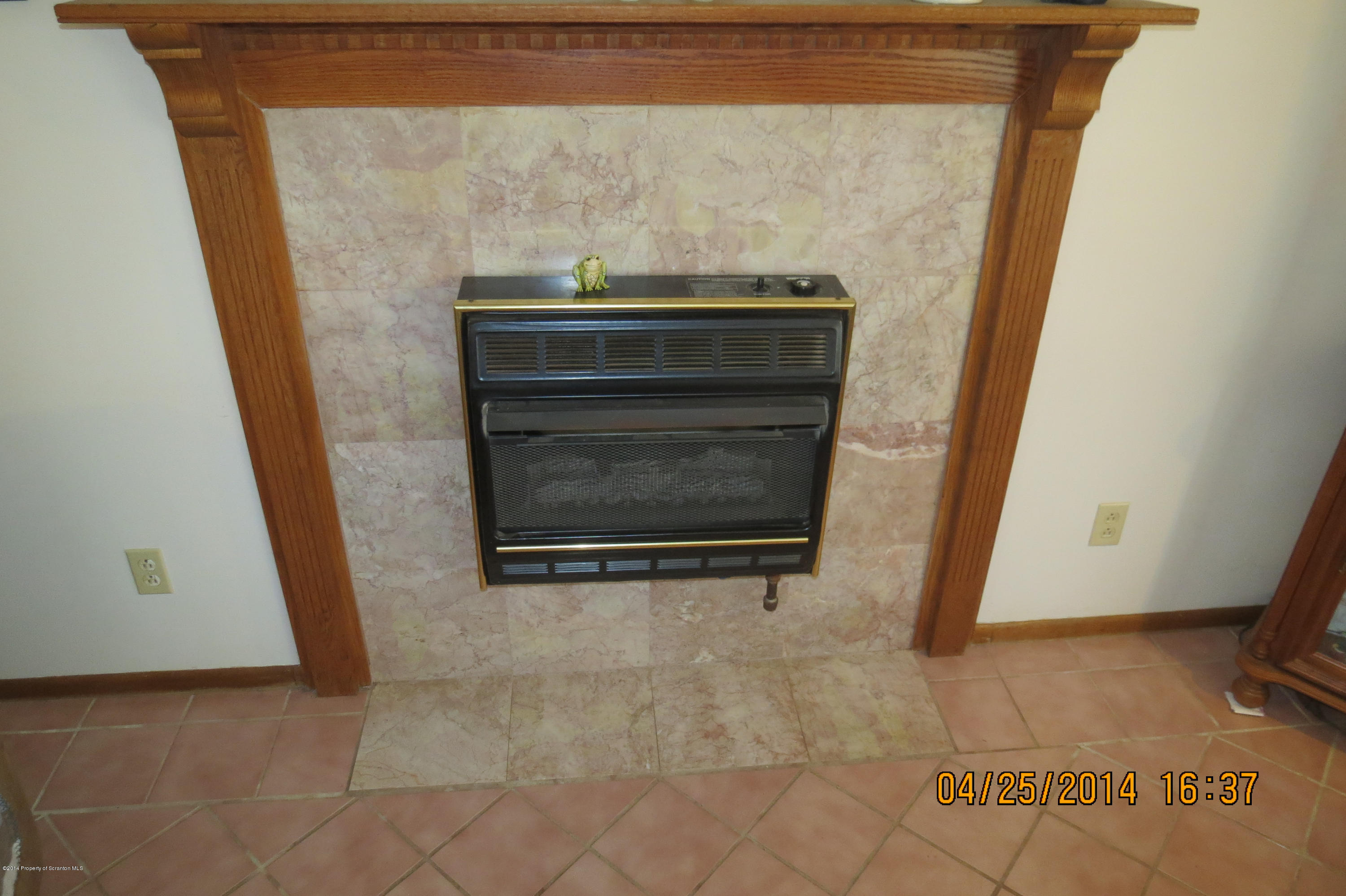 5300 Jubilee Road Moscow, PA 18444 - Photo 6 of 10 a utility room with washer and dryer
