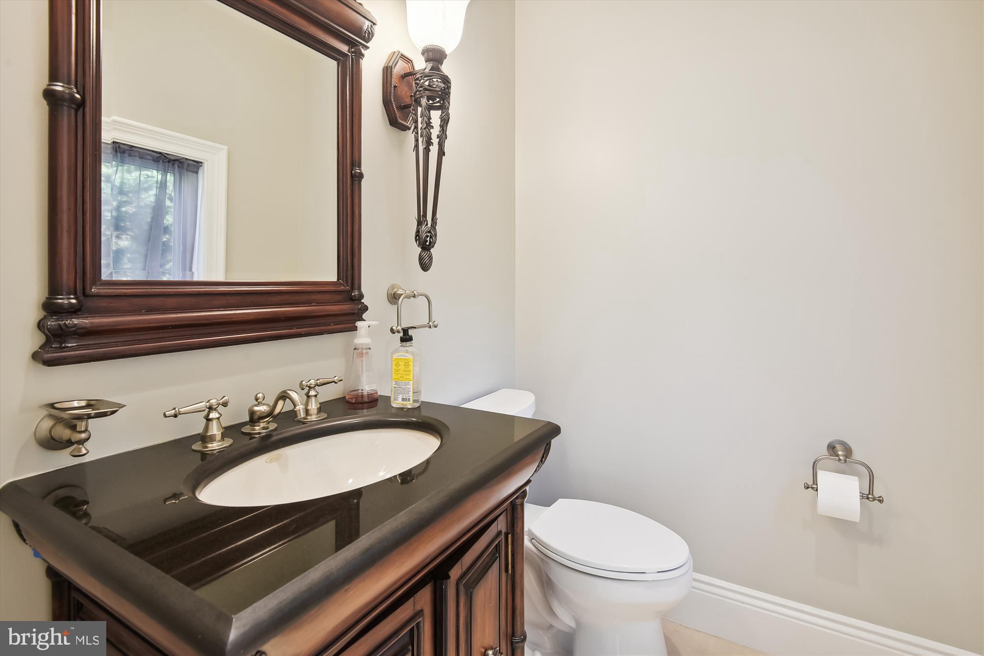 10222 Falls Road Potomac, MD 20854 - Photo 38 of 85
