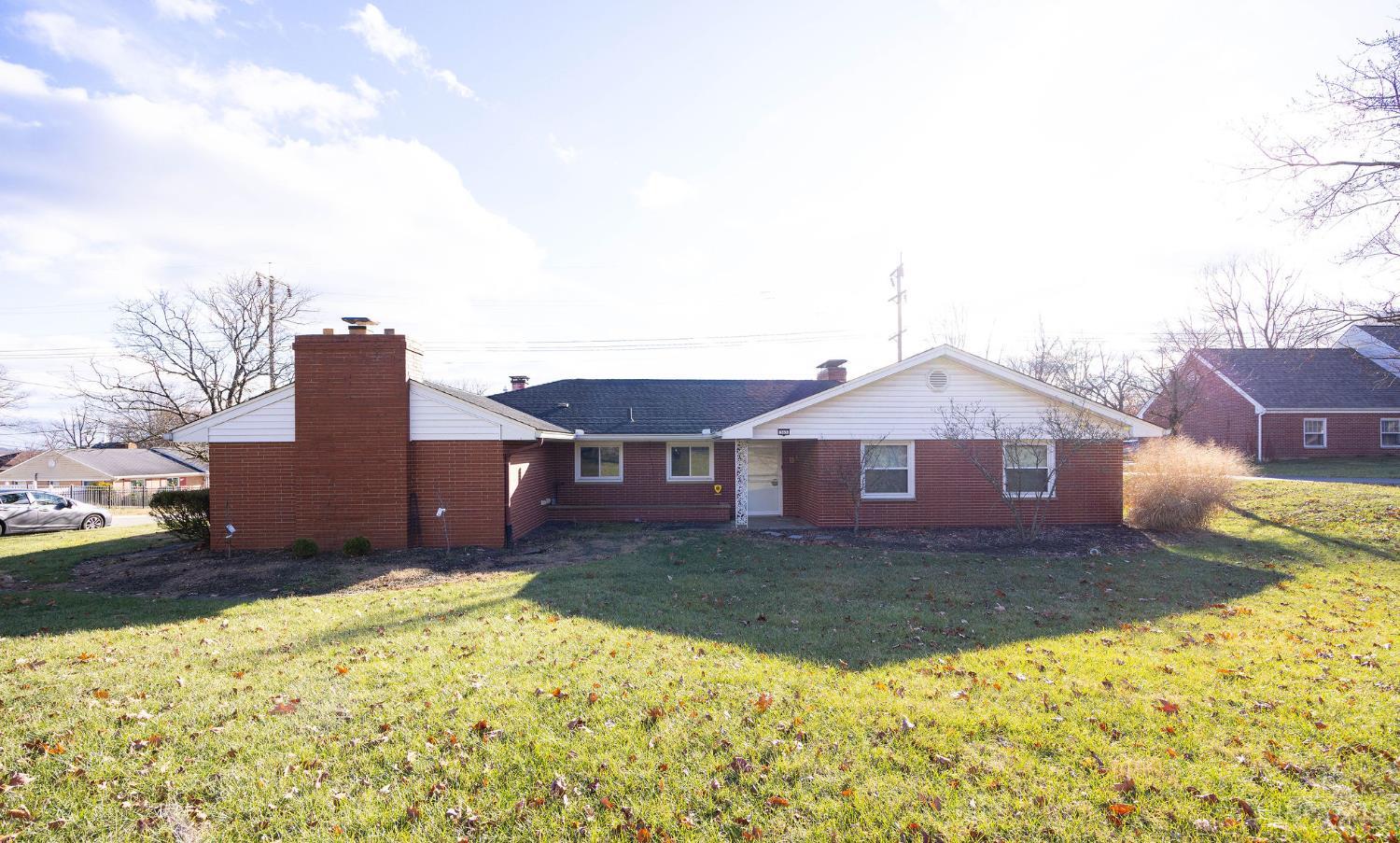 365 Columbia Road Hamilton, OH 45013 - Photo 2 of 45