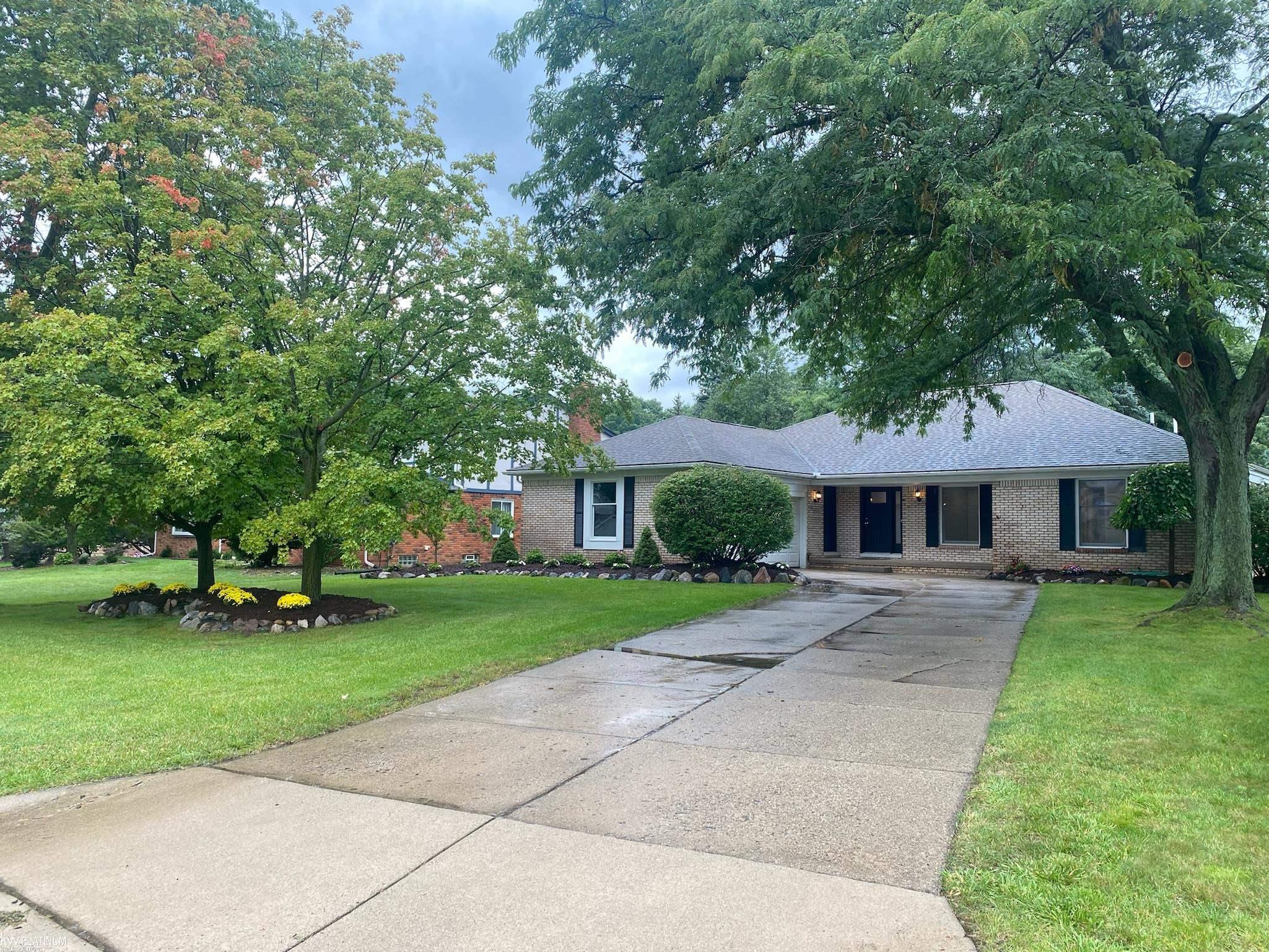 2742 Powderhorn Ridge Road Rochester, MI 48309 - Photo 1 of 34 50120339.JPG