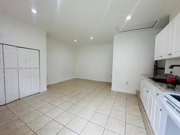 $1,400 | Miami-Dade County, Miami, FL 33177