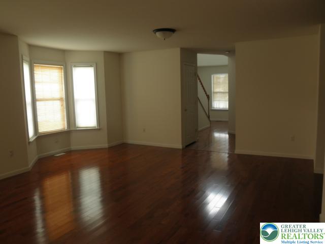 4160 Ross Road Bethlehem, PA 18020 - Photo 7 of 24