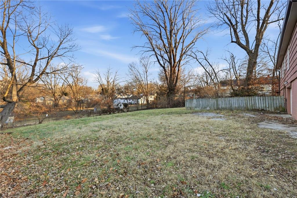 7867 James A Reed Road Kansas City, MO 64138 - Photo 26 of 31