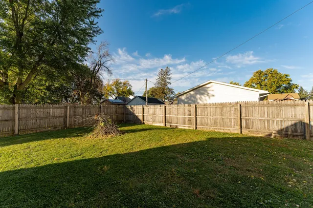 $179,900 | 405 1st Street Northwest, Hayfield, MN 55940