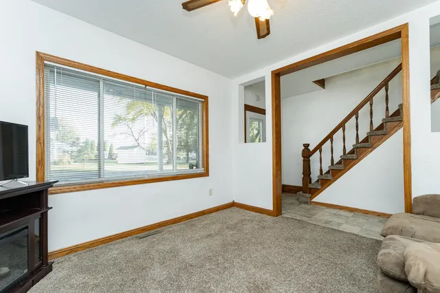 $179,900 | 405 1st Street Northwest, Hayfield, MN 55940