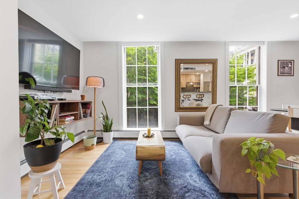4 Derne Street, Unit 2 Boston, MA 02114 - Photo 8 of 32