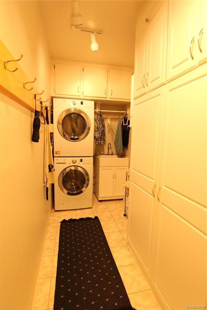 710 Lion Street Rochester, MI 48307 - Photo 15 of 40 Laundry (2).JPG