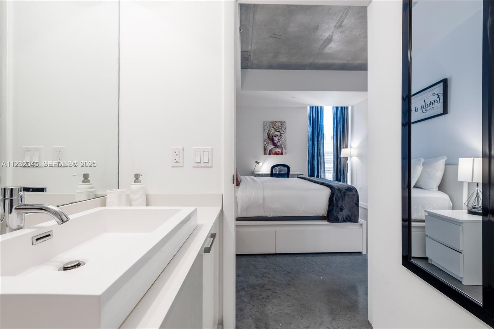 151 Southeast 1st Street, Unit 809 Miami, FL 33131 - Photo 35 of 45