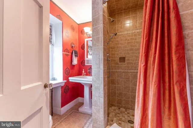 $1,950,000 | 123 Gypsy Lane, King of Prussia, PA 19406