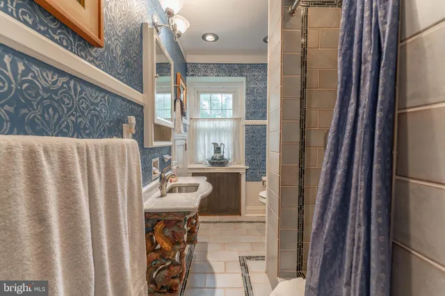 $1,950,000 | 123 Gypsy Lane, King of Prussia, PA 19406