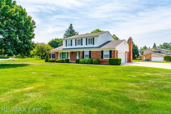 $399,900 | 8506 Orchardview Drive, Washington, MI 48095