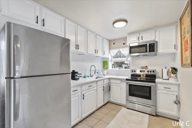 $685,000 | 7705 Debbie Drive, Volente, TX 78641