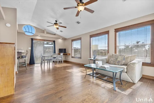 $685,000 | 7705 Debbie Drive, Volente, TX 78641