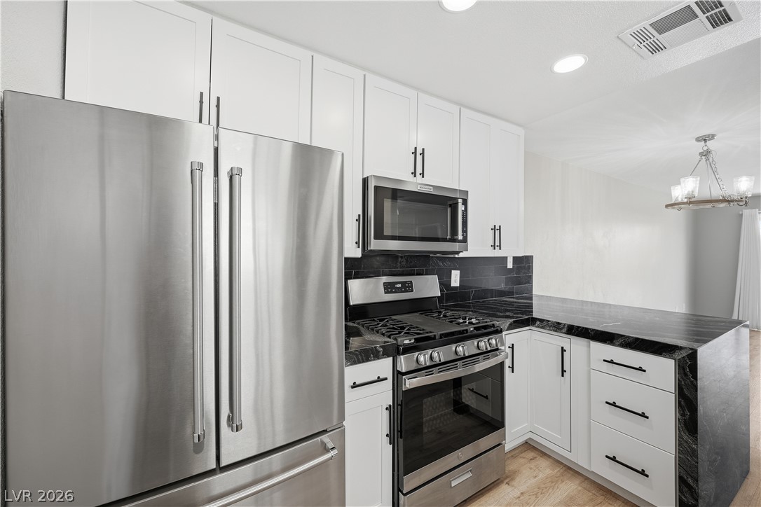 3545 Casa Real Way Las Vegas, NV 89147 - Photo 3 of 32