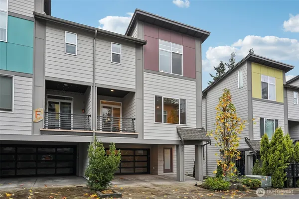 $649,950 | 13724 Ash Way, Unit F3, Everett, WA 98204