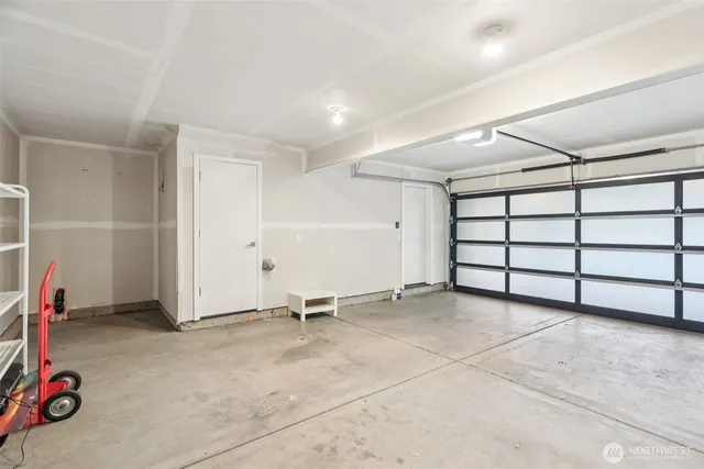 a view of a garage room
