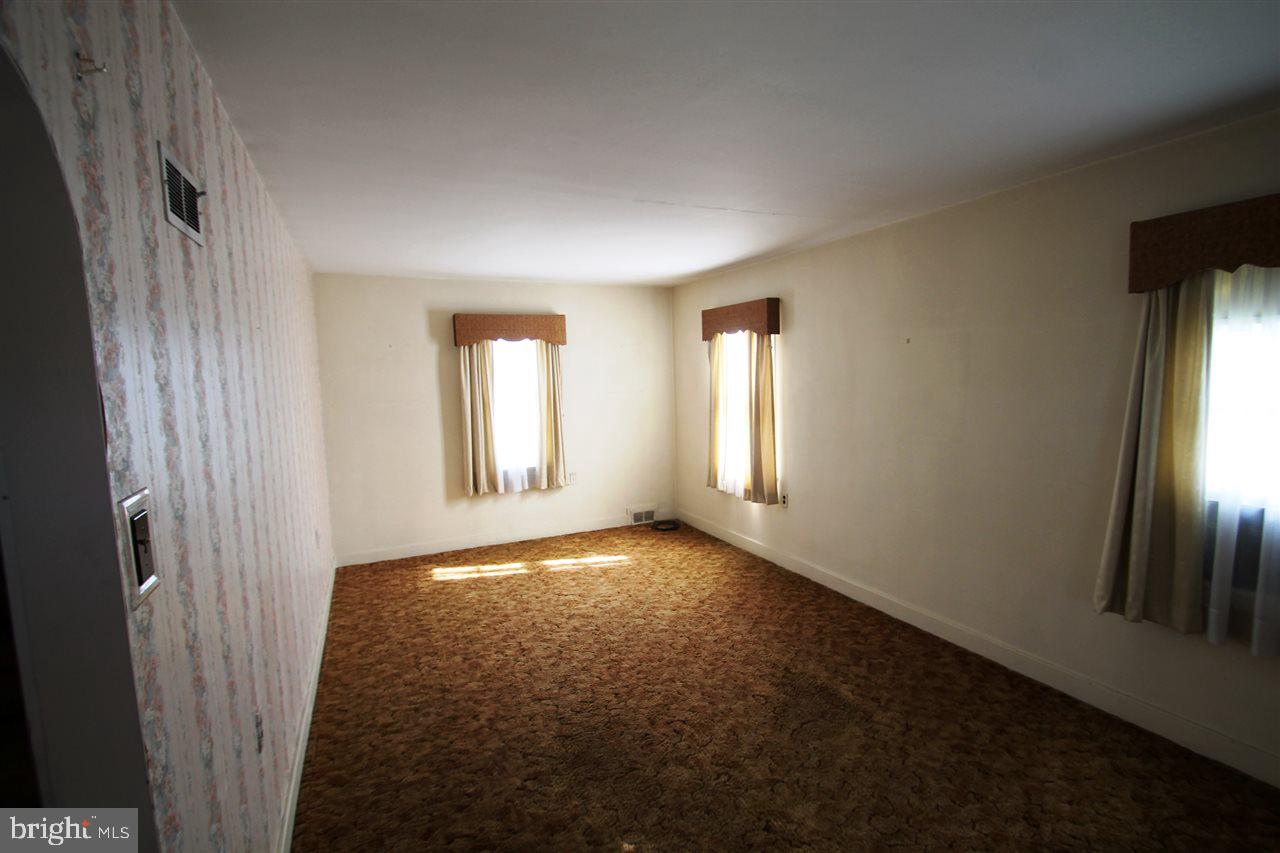 1303 Spring Road Carlisle, PA 17013 - Photo 4 of 24 Gallery Image 4